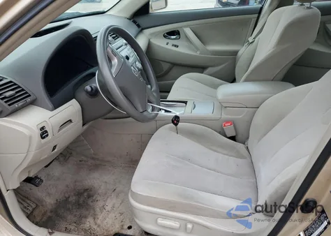 2010 Toyota Camry Base z USA, uszkodzony, nr VIN 4T1BF3EK9AU101241